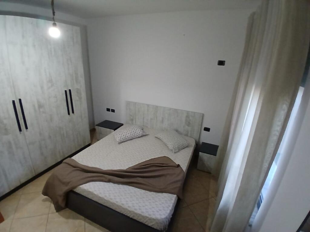Jepet Me Qera Apartament 1+1+1 Ballkon