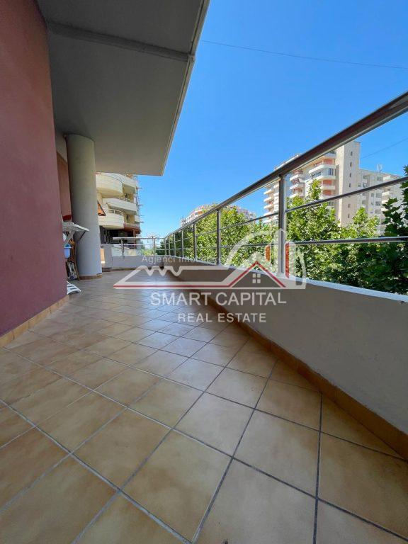 APARTAMENTI 2+1 ME QIRA NE AFERSI TE PORTIT - VLORE!!