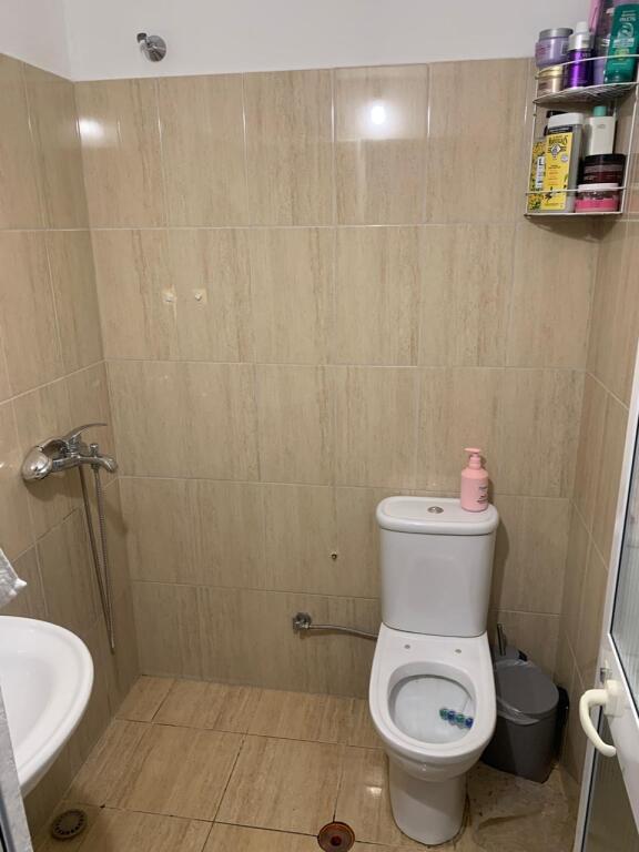 Super apartament për qira tek (Eleonora) Kodra e Diellit