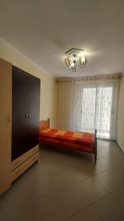 Jepet Me Qera Apartament 2+1+1 Ballkon