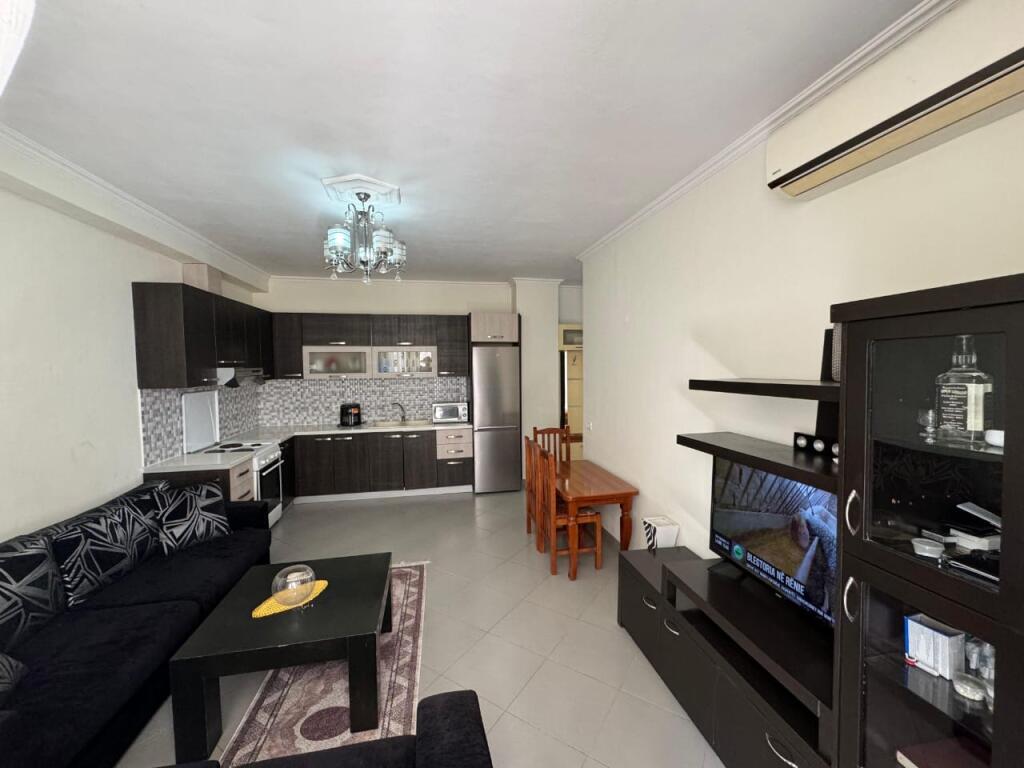 Jepet Me Qera Apartament 2+1+1 Ballkon