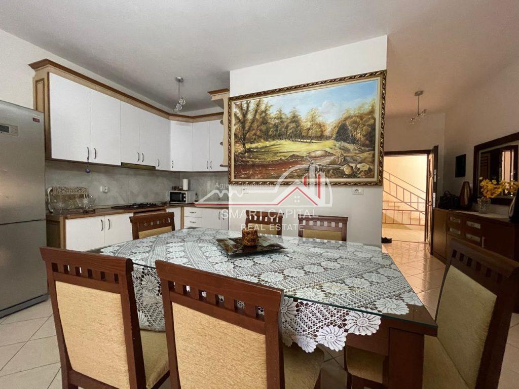 APARTAMENTI 2+1 ME QIRA NE AFERSI TE PORTIT - VLORE!!