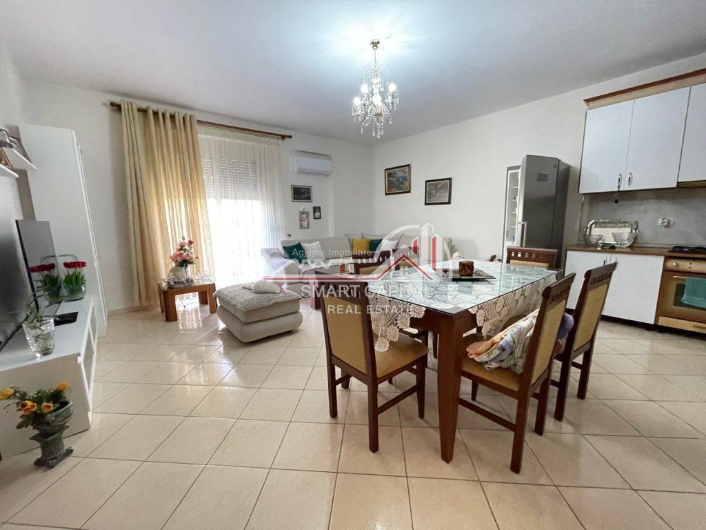 APARTAMENTI 2+1 ME QIRA NE AFERSI TE PORTIT - VLORE!!