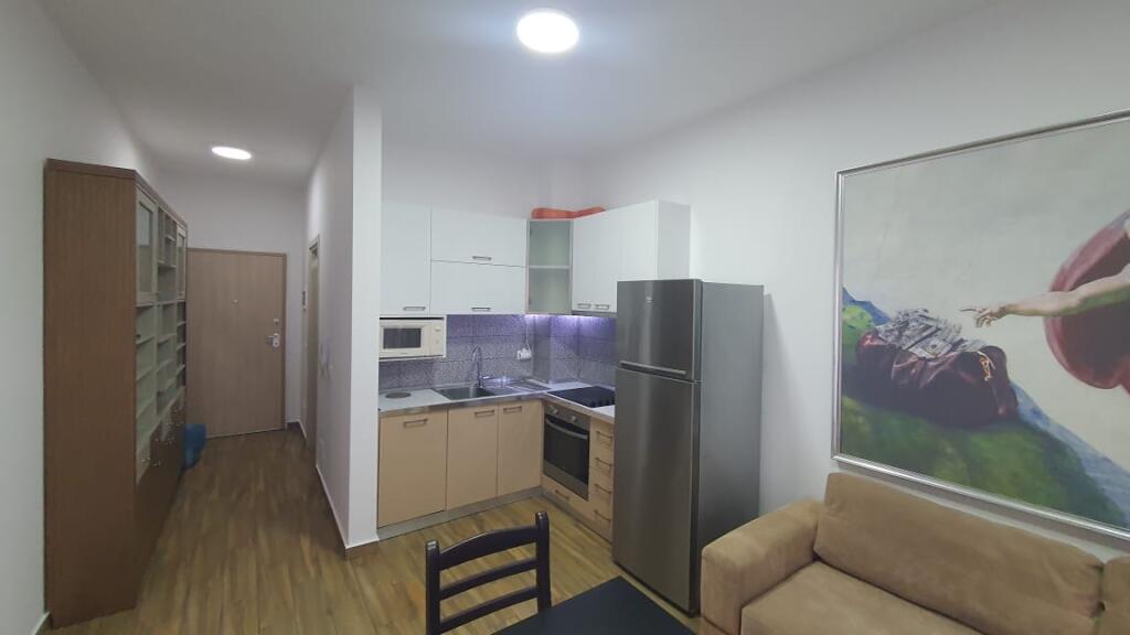 Jepet Me Qera Apartament 1+1+1 Ballkon