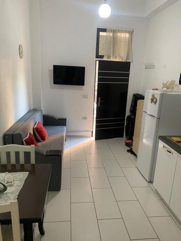 Super apartament për qira tek (Eleonora) Kodra e Diellit