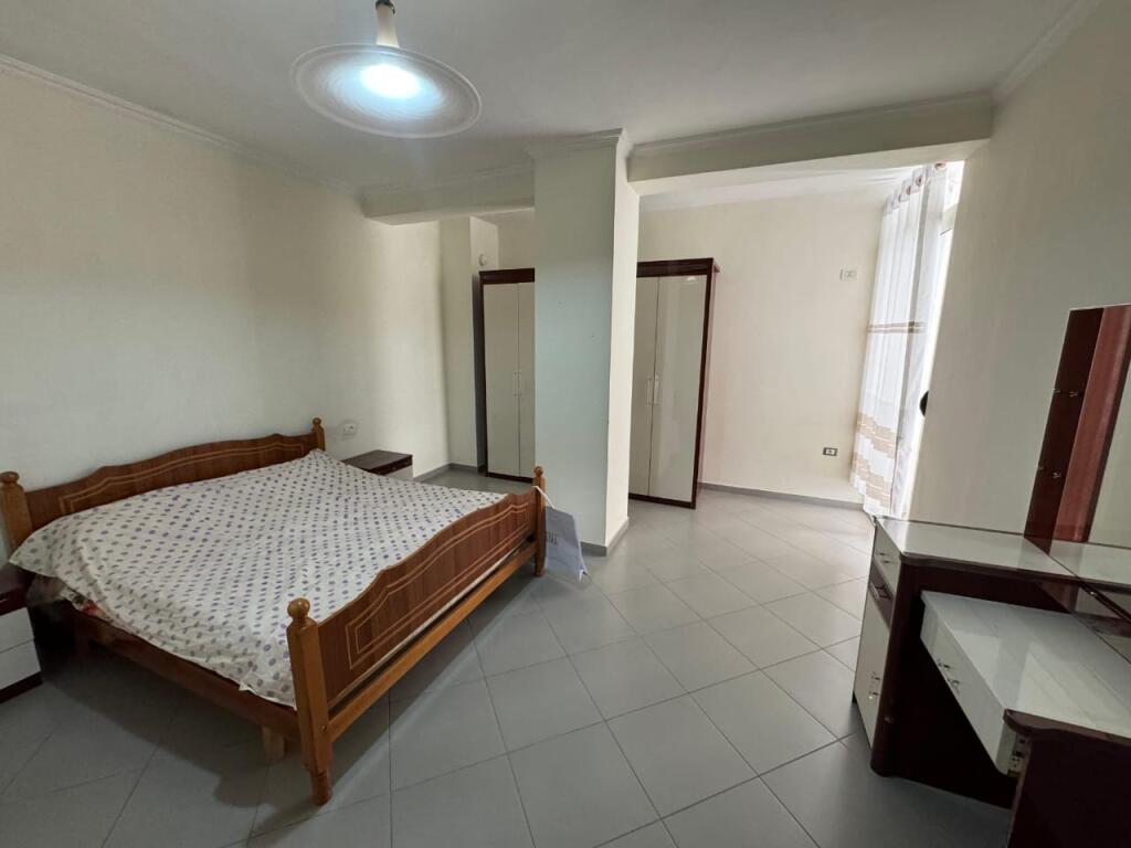 Jepet Me Qera Apartament 2+1+1 Ballkon