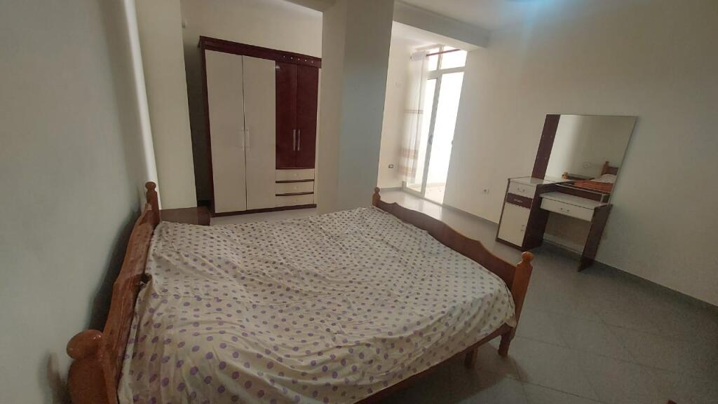 Jepet Me Qera Apartament 2+1+1 Ballkon