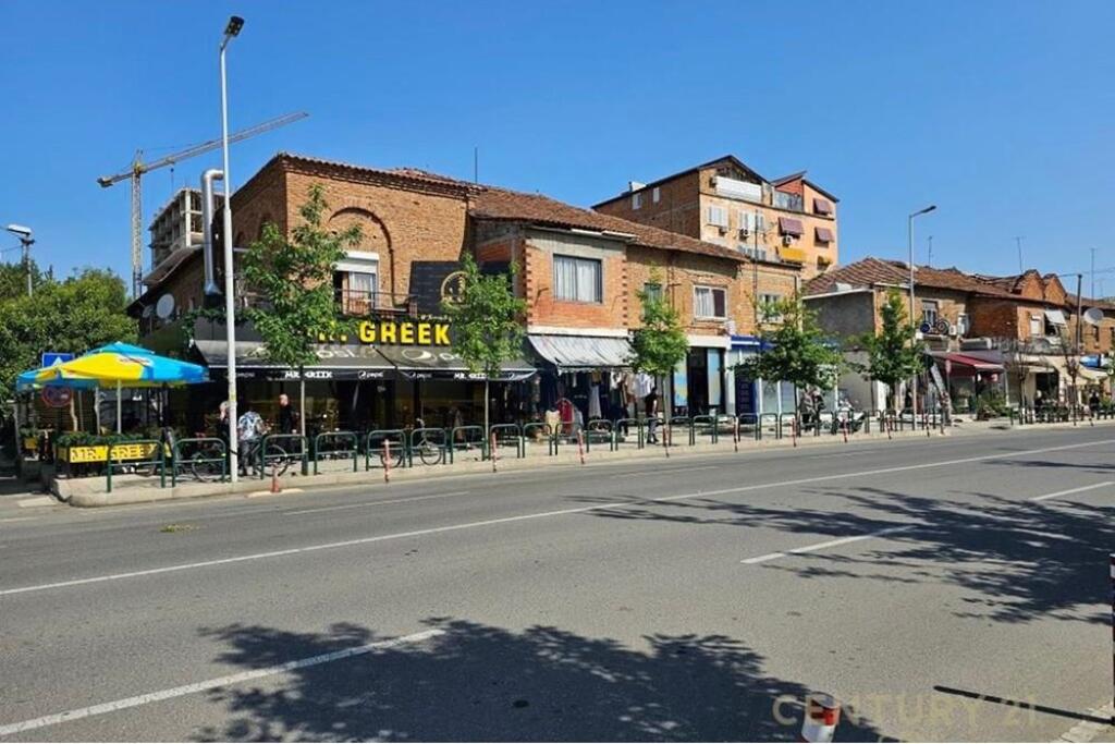 STANZA IN AFFITTO NELLA COMUNITÀ PARIGINA