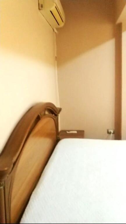 In the area of the Old Electric Market, R. Sali Nivica is renting a furnished 2+1 apartment.