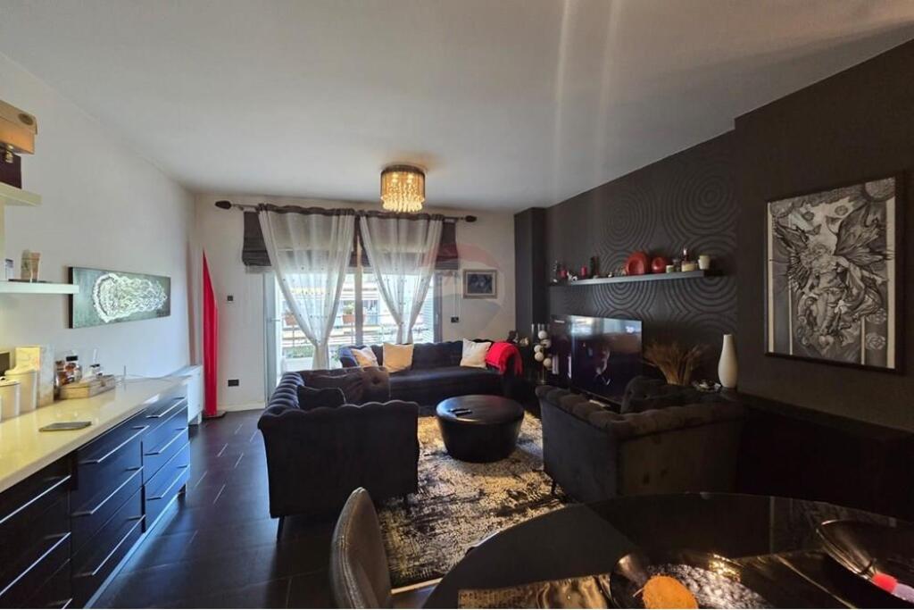 Apartament 2+1 në shitje te Libri Universitar!