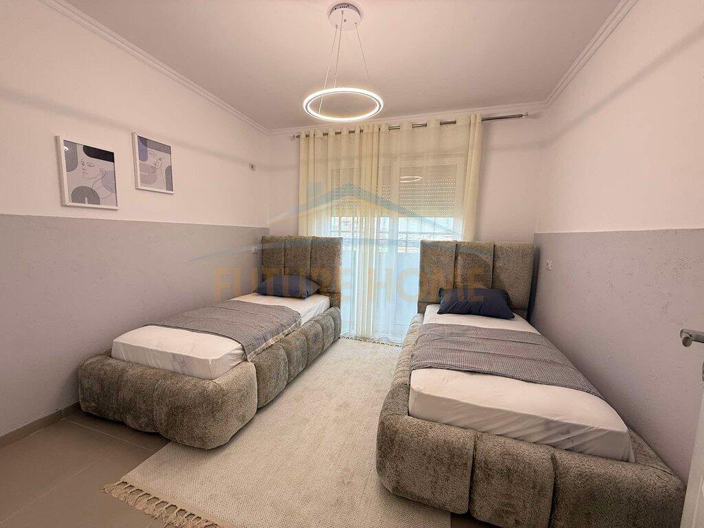 Shitet Apartament 2+1+2, Unaza e Re
