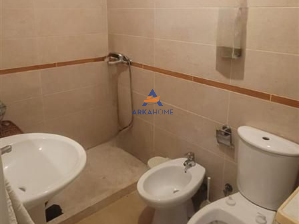 SHITET APARTAMENT 2+1+VERANDE, "SPITALI AMERIKAN 3".