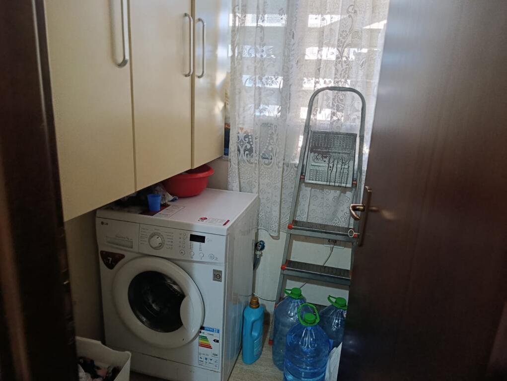 Ish fusha e aviacionit, pedonalja shitet super apartament 2+1, me HIPOTEKË.