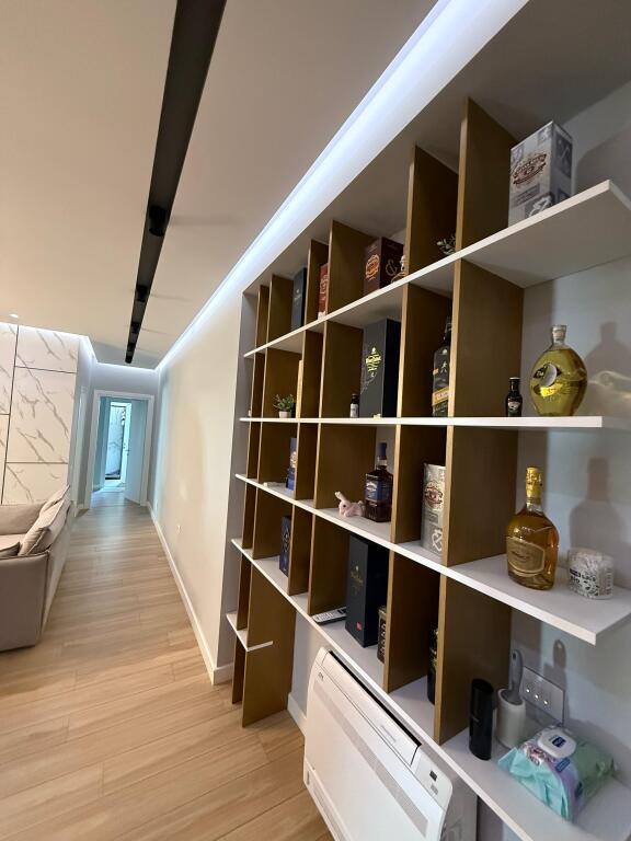 Apartament 2+1 me 2 tualete për shitje te Kompleksi FZ Liqeni i Thate