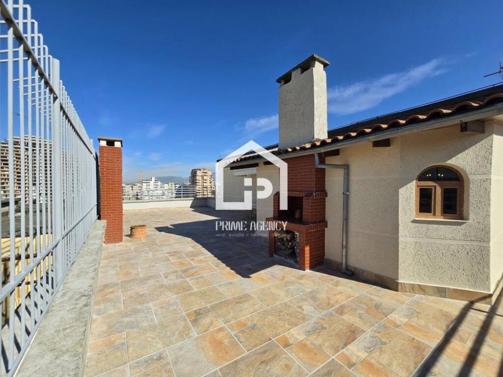 FOR RENT: PENTHOUSE APARTMENT/AREA: DINAMO STADIUM