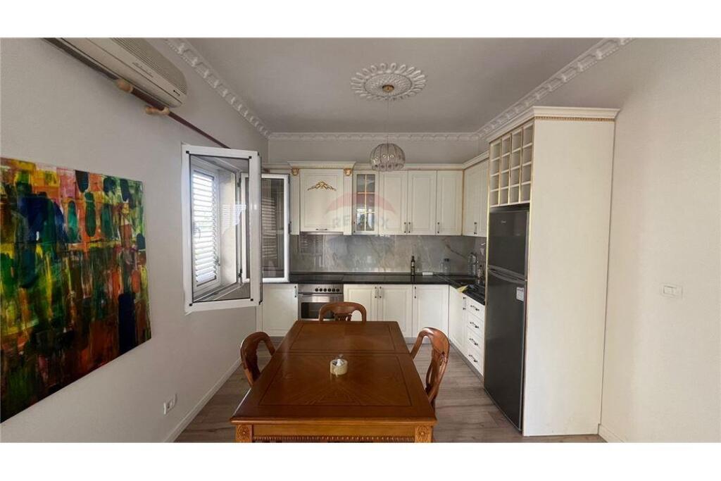 Apartament 2+1 për qira pranë Myslym Shyrit!