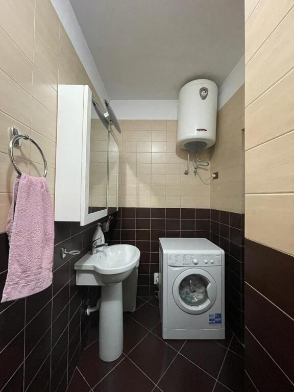 Jepet apartament 1+1, Mbrapa fakultetit të shkencave