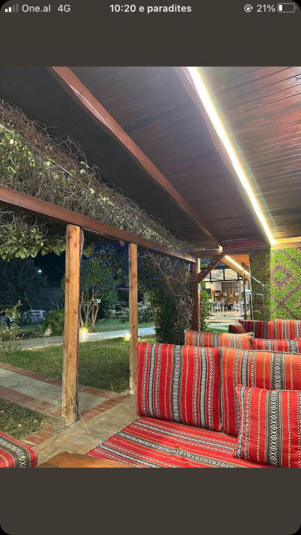 Bar restorant për qira në Vore