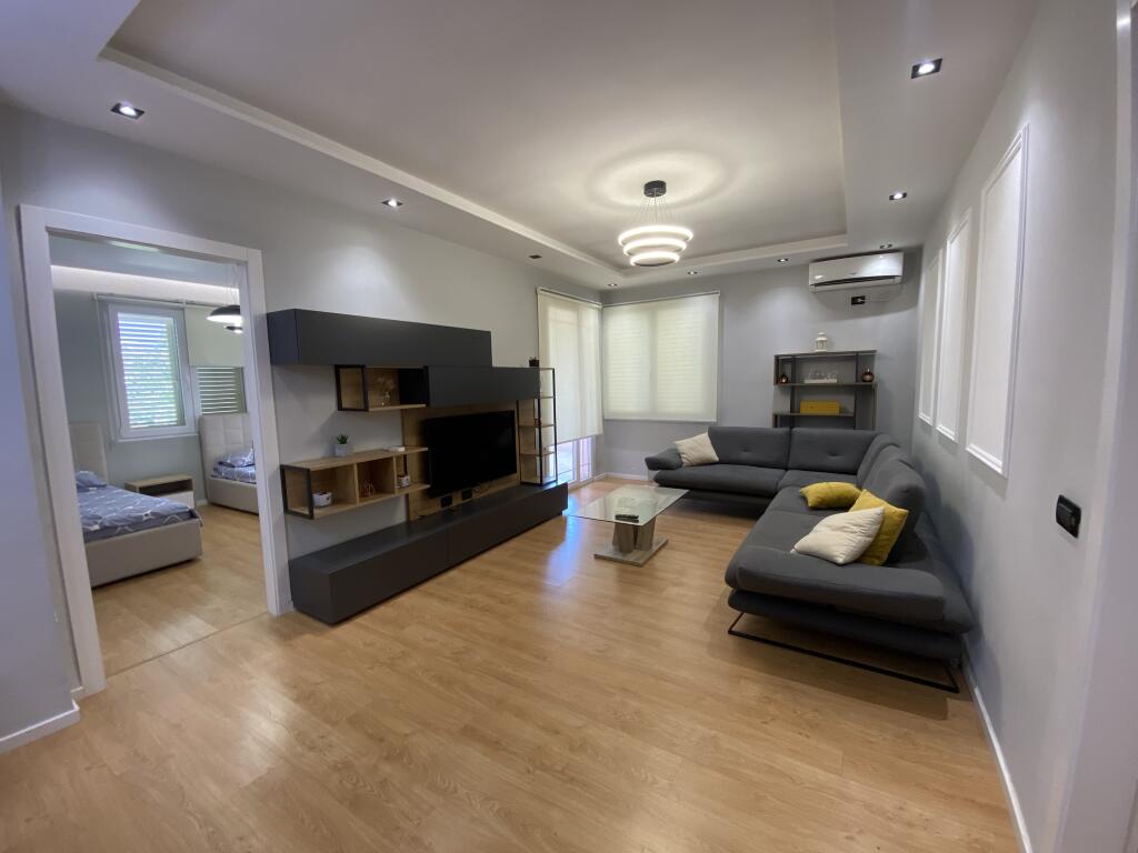 Qera, Apartament 2+1, Kopshti Botanik