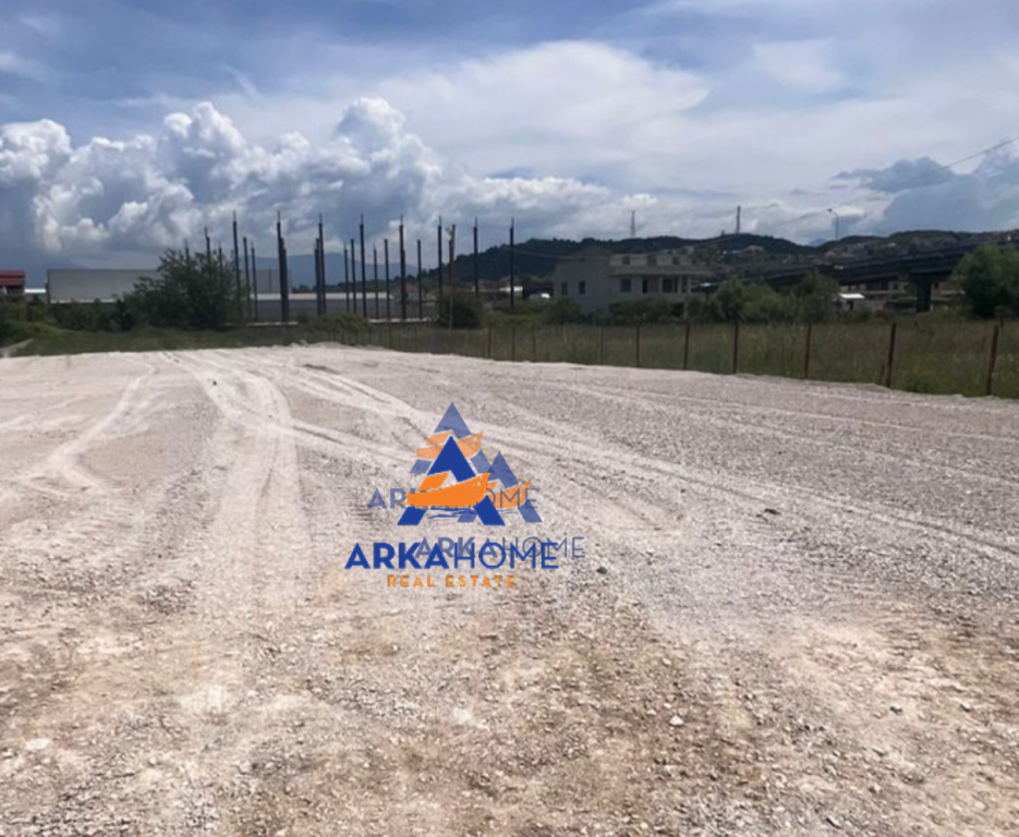 TOKË ME QERA 1500M2 "NË VORË".
