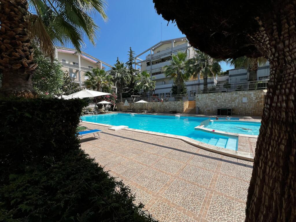 Jepet me Qera Apartament 1+1 65m2 tek rezidenca Touch of the Sun SAUK
