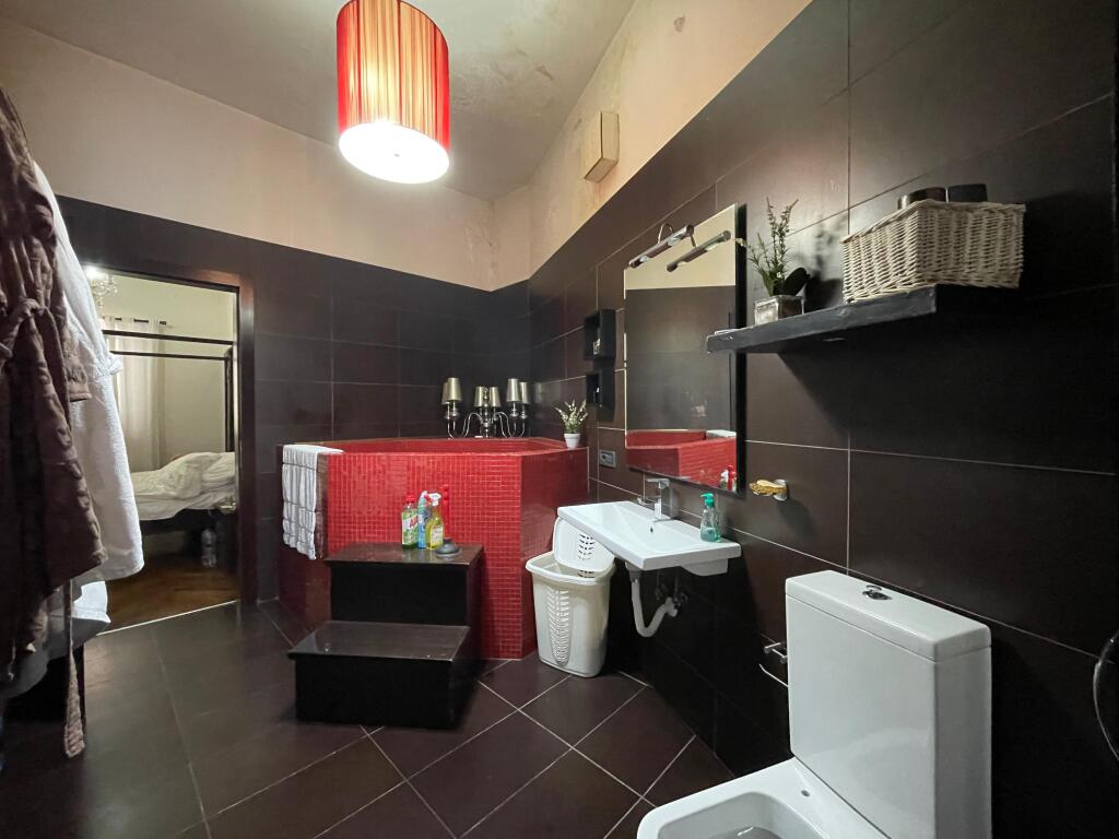 Jepet apartament 2+1 me qira ne qender te Tiranes!