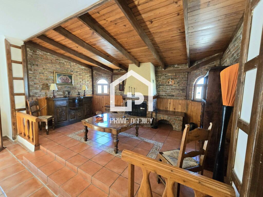 FOR RENT: PENTHOUSE APARTMENT/AREA: DINAMO STADIUM