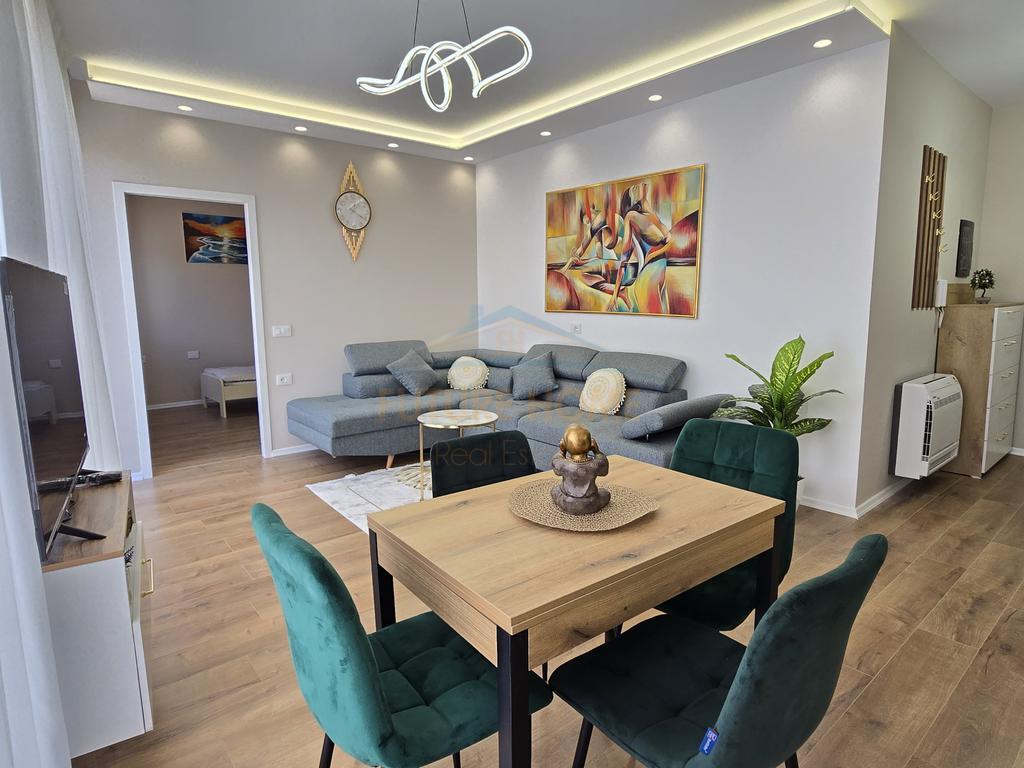 Qera, Apartament 2+1, Rruga e Barrikadave