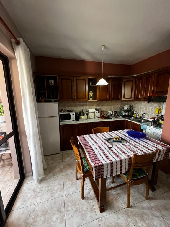 Apartament 1+1 për shitje në Qendër.
