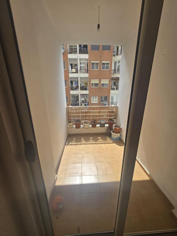 Apartament për shitje 3+1+2+vend parkimi në Yzberishr