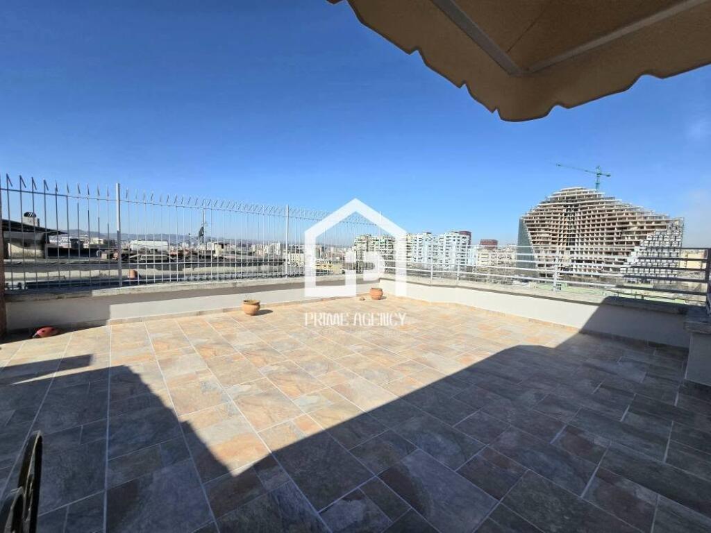 FOR RENT: PENTHOUSE APARTMENT/AREA: DINAMO STADIUM