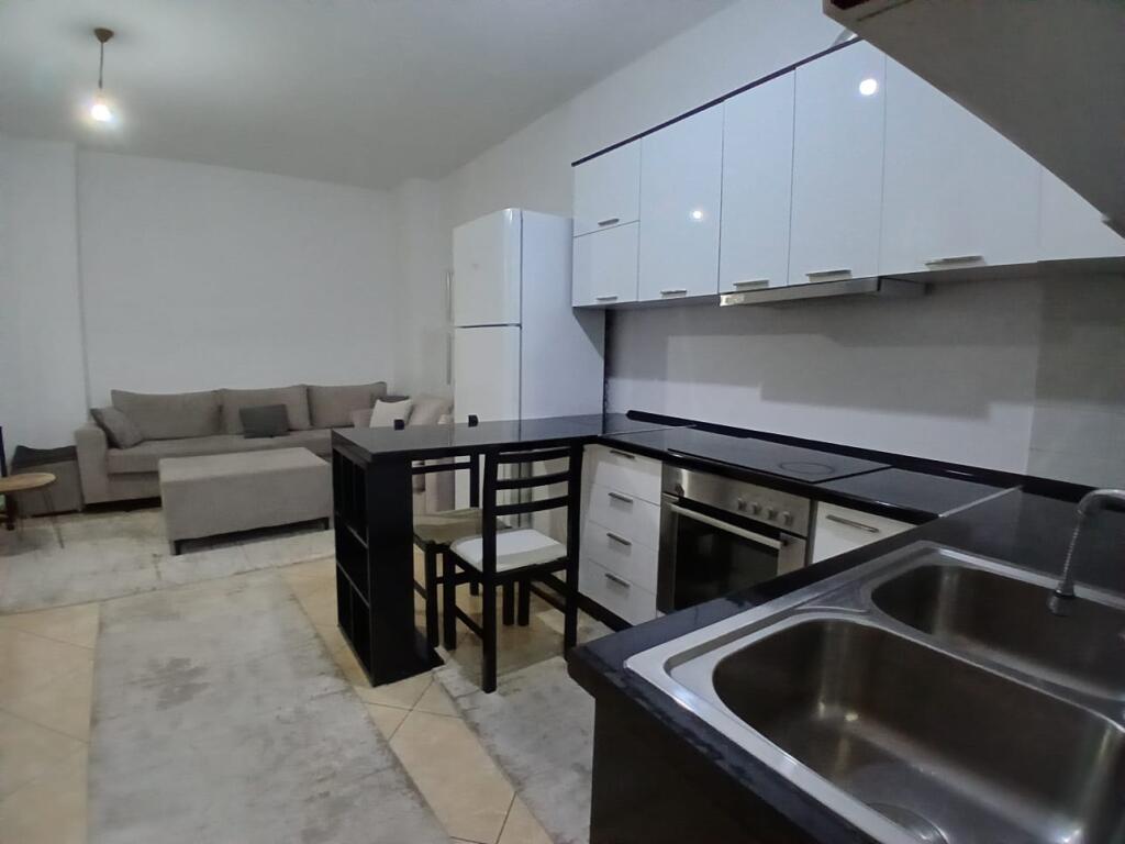 Jepet apartament 1+1, Mbrapa fakultetit të shkencave
