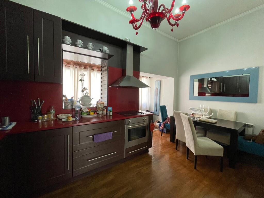 Jepet apartament 2+1 me qira ne qender te Tiranes!
