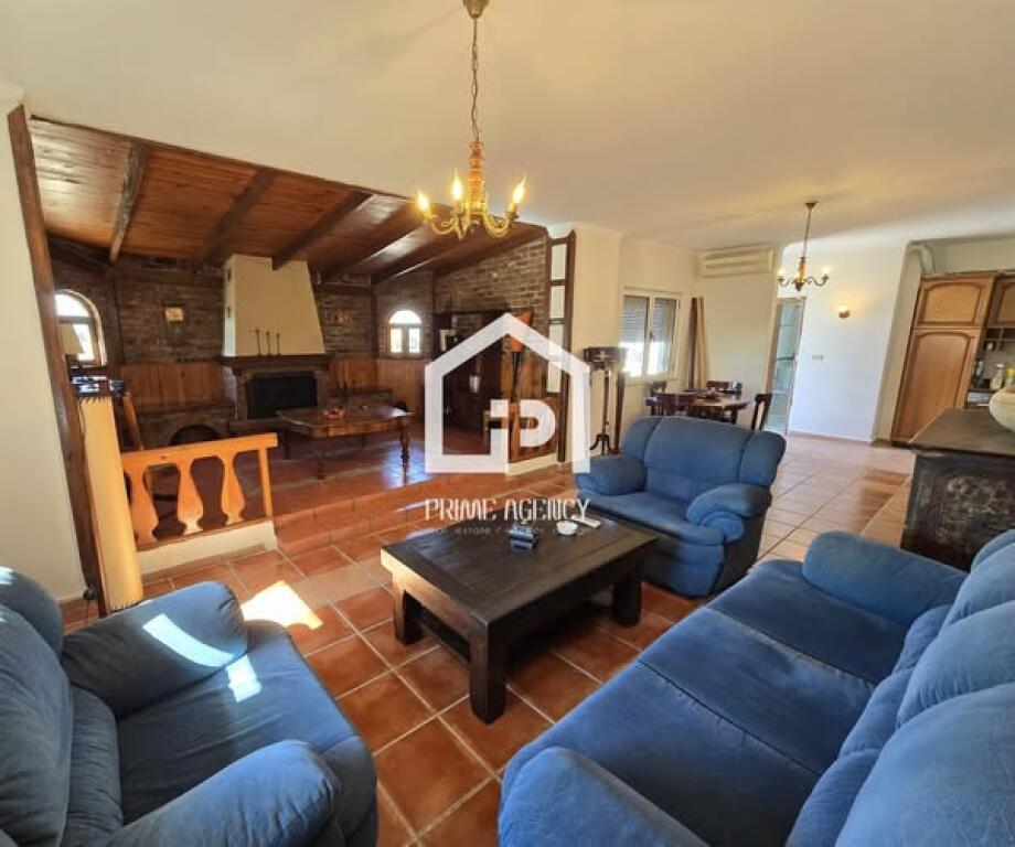 FOR RENT: PENTHOUSE APARTMENT/AREA: DINAMO STADIUM