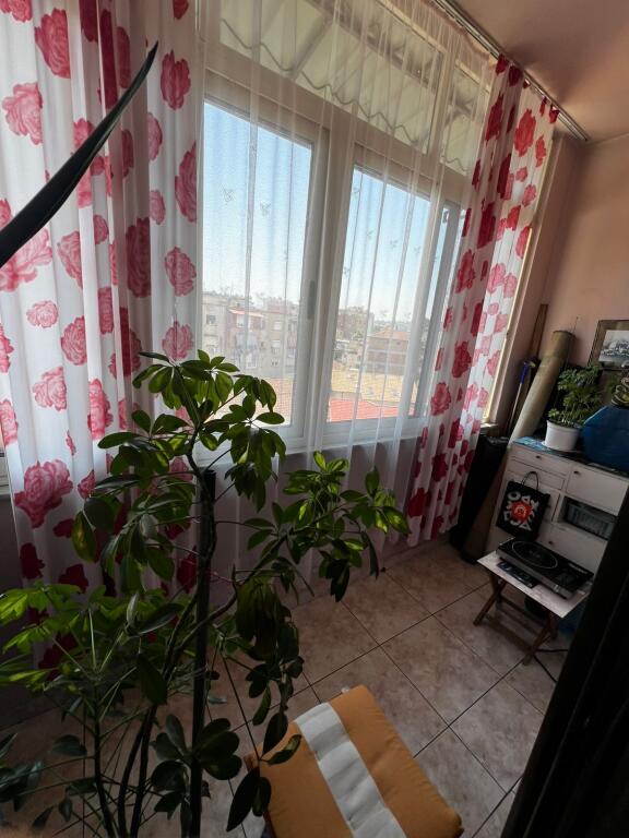 Apartament 1+1 për shitje në Qendër.