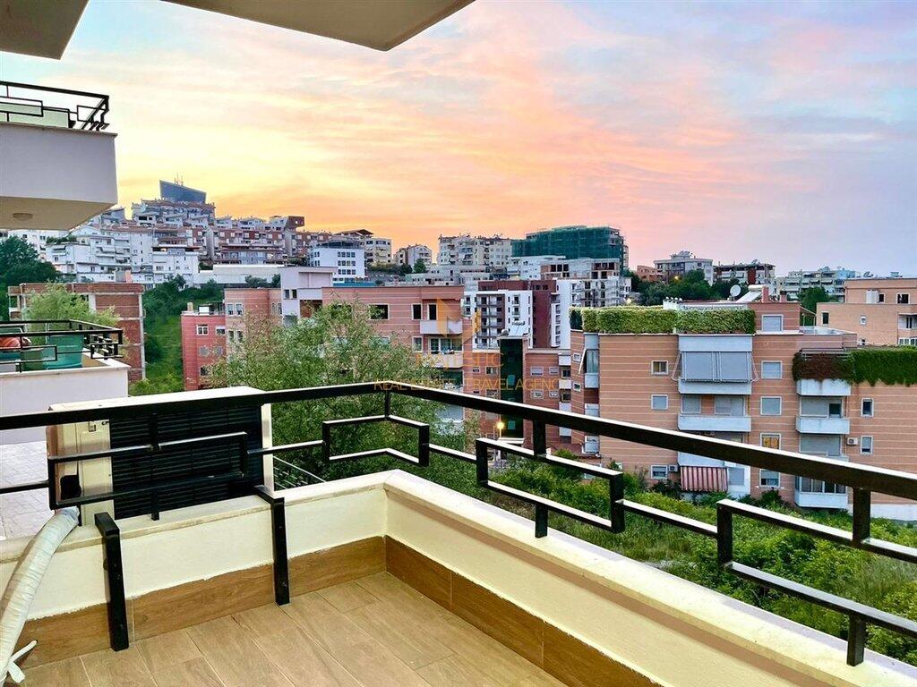 Apartament 2+1+2+depo+parkim me qira në Kopshtin Botanik tek kompleksi Fratari, Tiranë - 140 m²