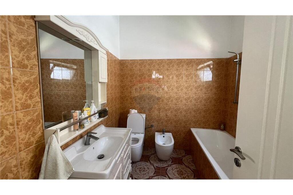 Apartament 2+1 për qira pranë Myslym Shyrit!