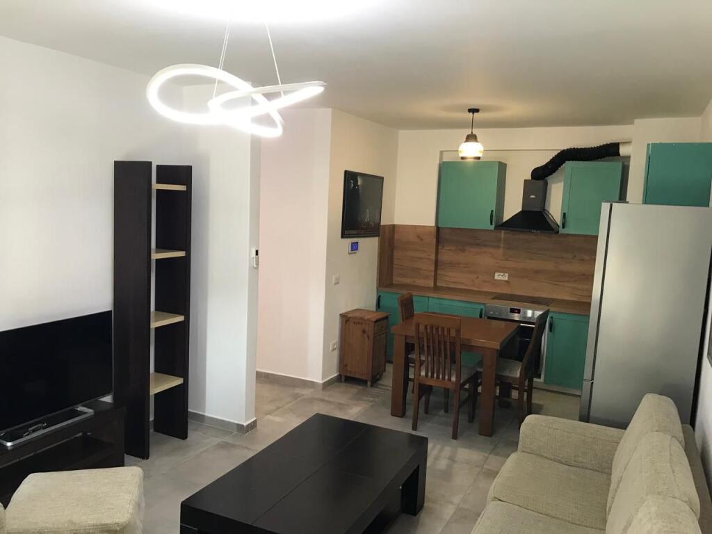 Jepet Me Qera Apartament 2+1+2 Tualete
