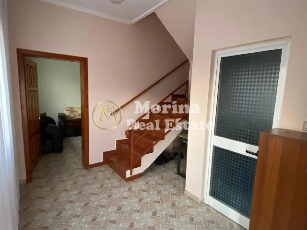 Qera Shtepi Private 2+1, Ali Demi