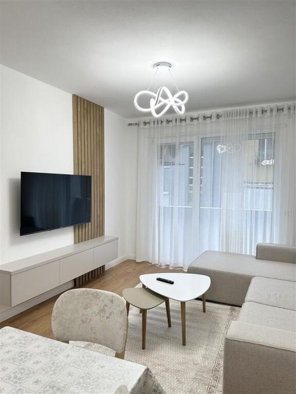 Jepet super apartament 2+1+2 tek rr Dibres, Ministria e Mbrojtjes.