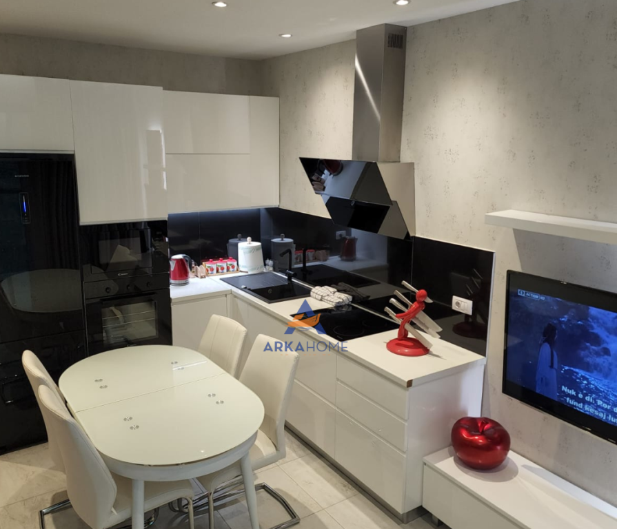 APARTAMENT ME QERA 2+1+BALLKON TE AMBASADOR 3, STADIUMI AIR ALBANIA