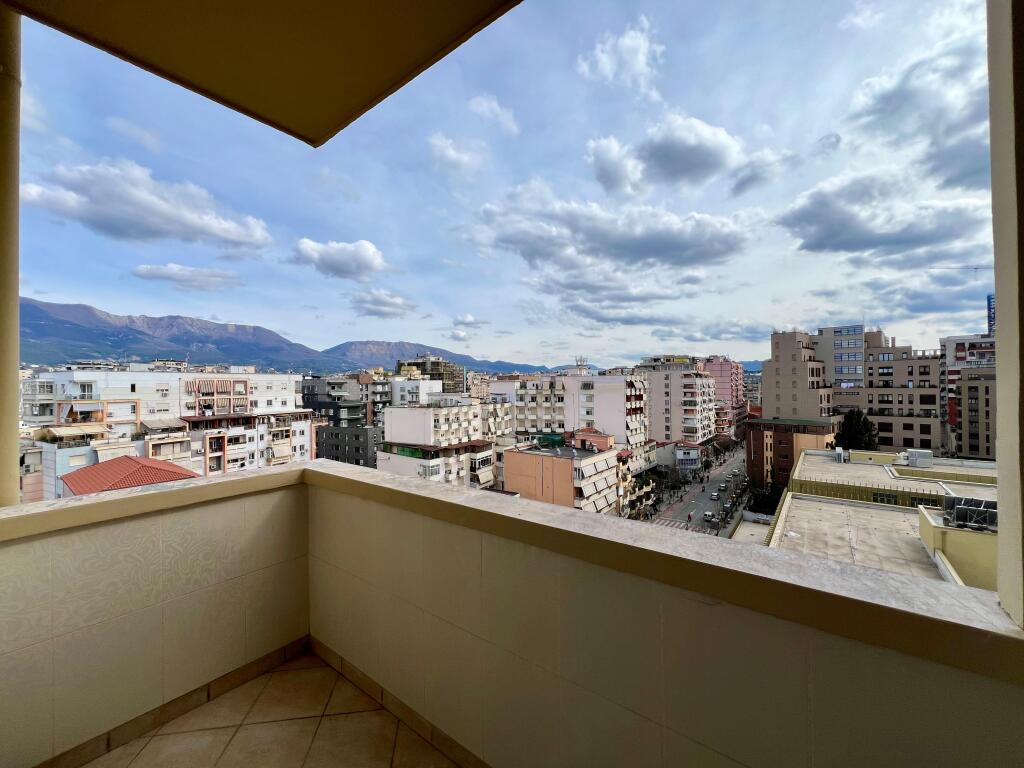 Qira, Apartament 2+1+2 "Rruga e Barrikadave", Tiranë.