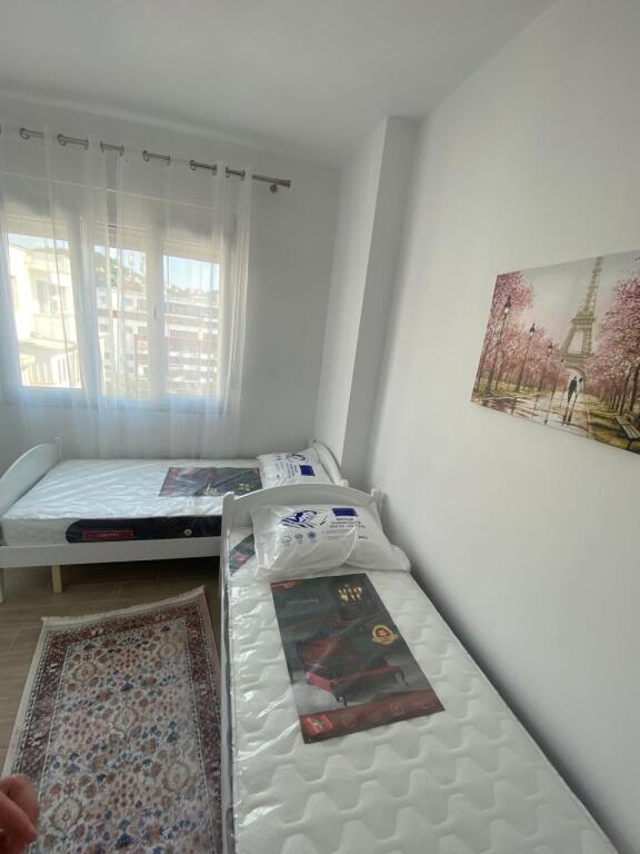 Apartamenti 2+1 për qira në Misto Mame