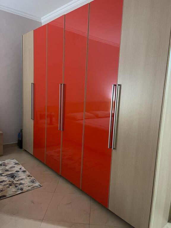 Jepet apartament 1+1, Mbrapa fakultetit të shkencave