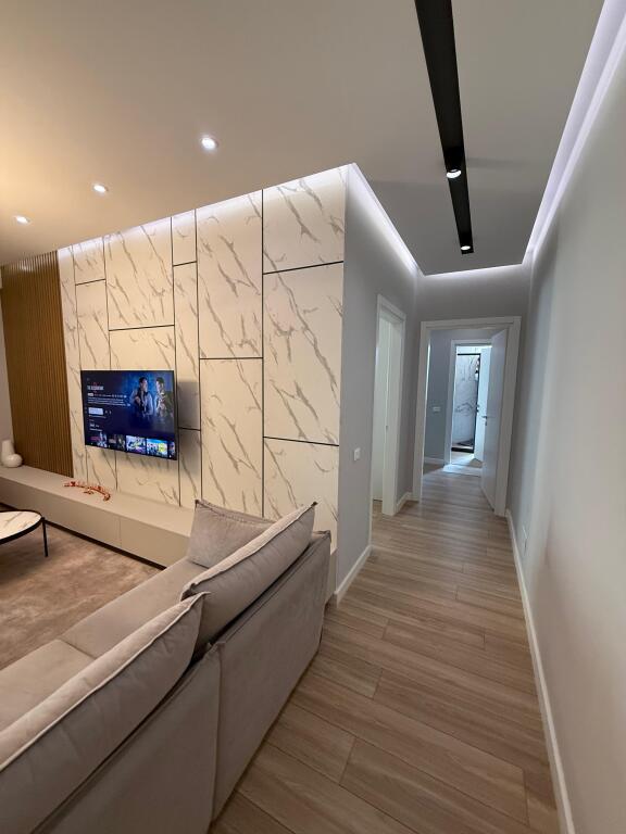Apartament 2+1 me 2 tualete për shitje te Kompleksi FZ Liqeni i Thate