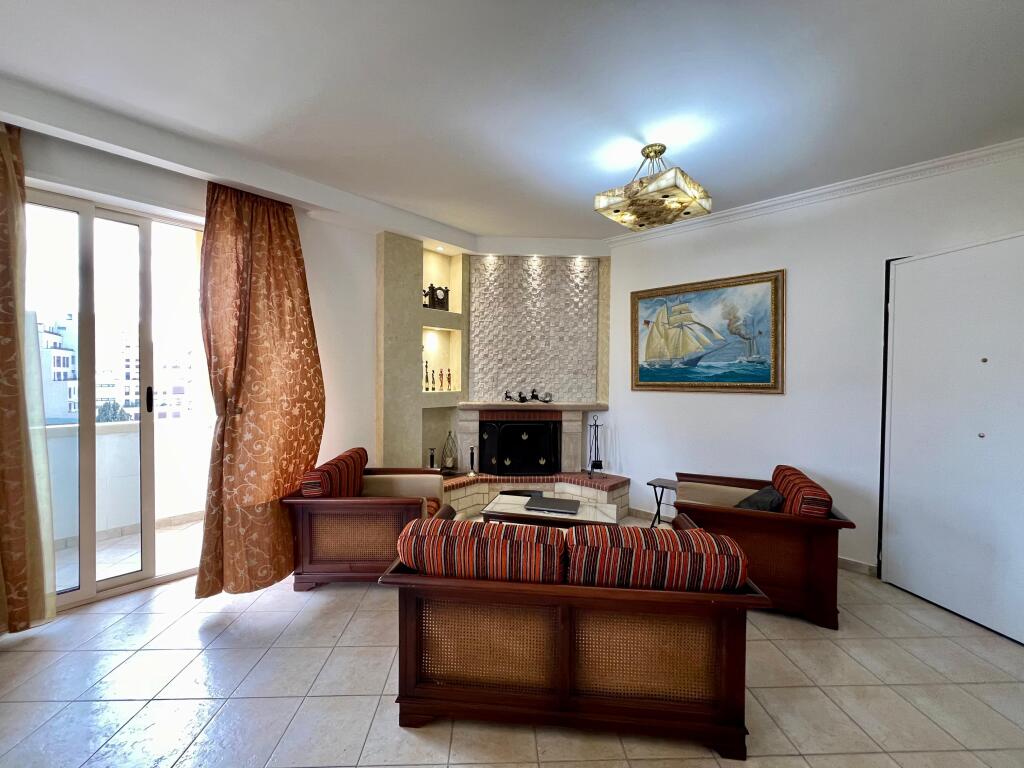 Qira, Apartament 2+1+2 "Rruga e Barrikadave", Tiranë.