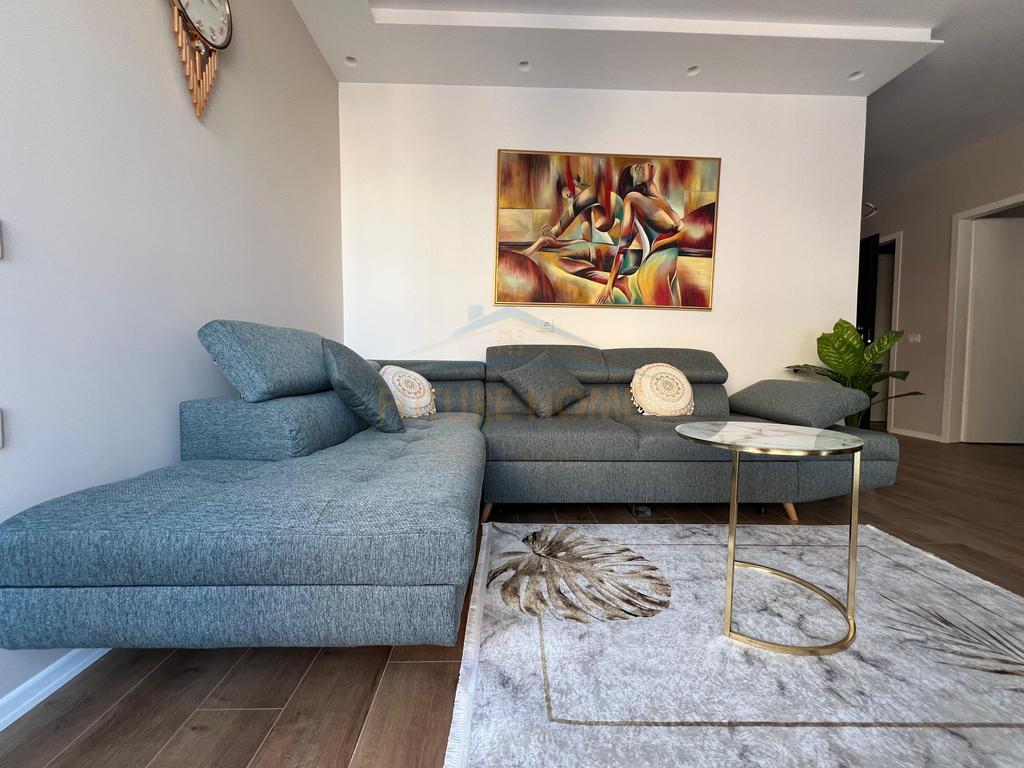 Qera, Apartament 2+1, Rruga e Barrikadave