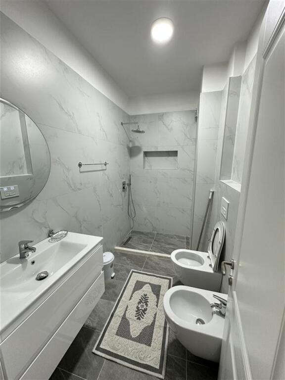 Jepet super apartament 2+1+2 tek rr Dibres, Ministria e Mbrojtjes.
