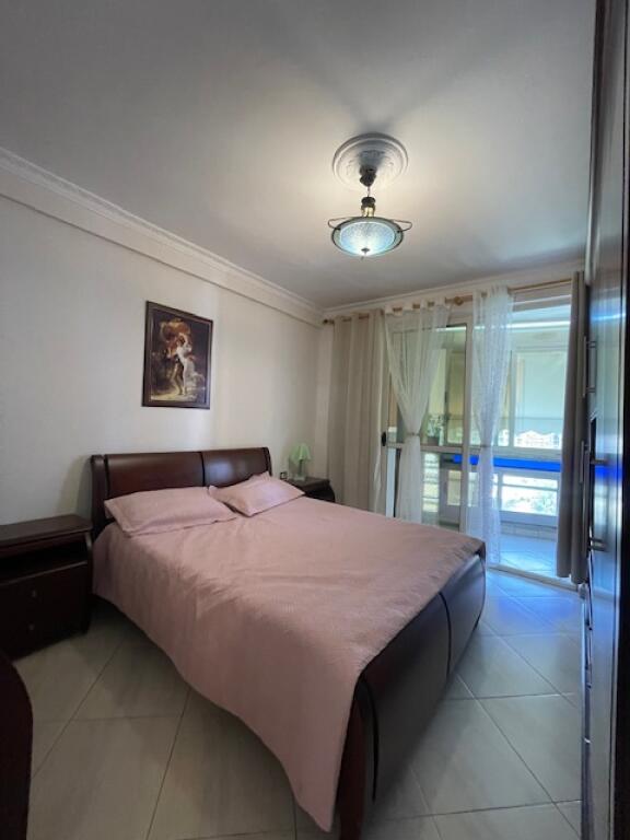 Apartament 2+1 Me Qira tek Ish-Parku Autobuzave