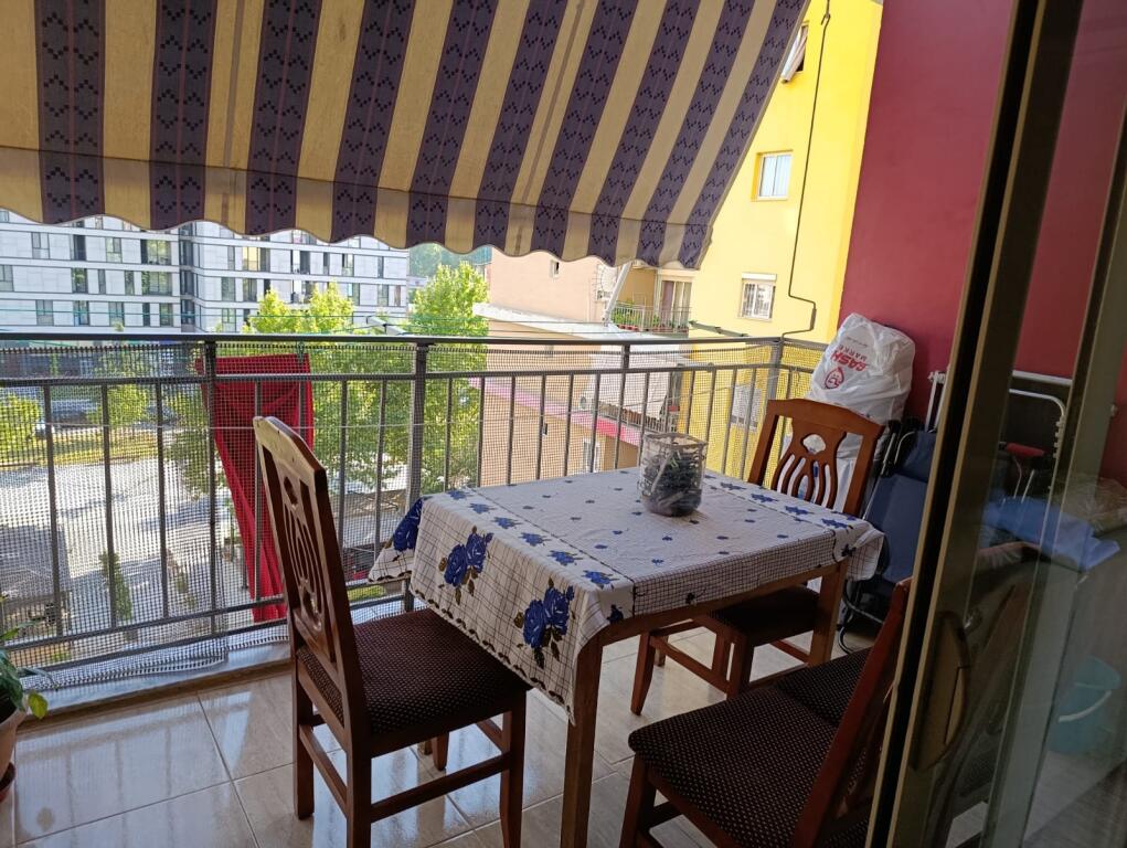 Ish fusha e aviacionit, pedonalja shitet super apartament 2+1, me HIPOTEKË.